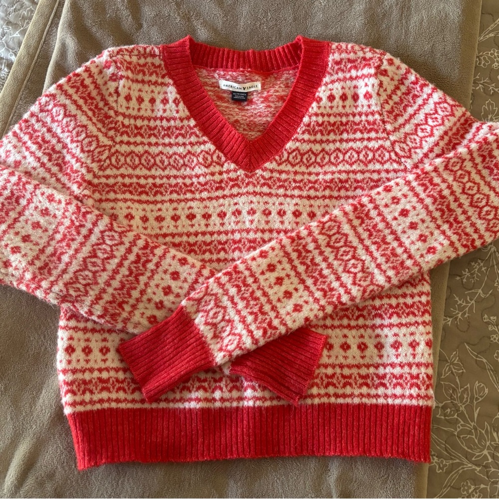 American Eagle Outfitters Red and White Patterned V-Neck Sweater